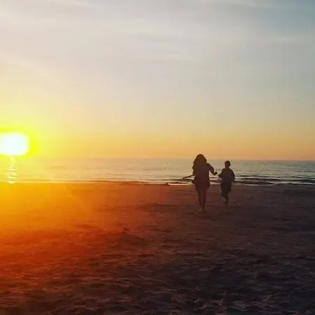 Z Jacuzzi بيت للعطل *